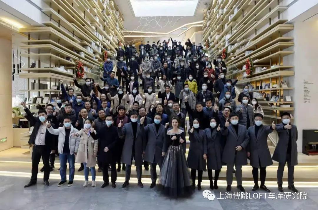 锦州全国一百多人在华侨城汉口道6号参观研讨LOFT专利车库技术！